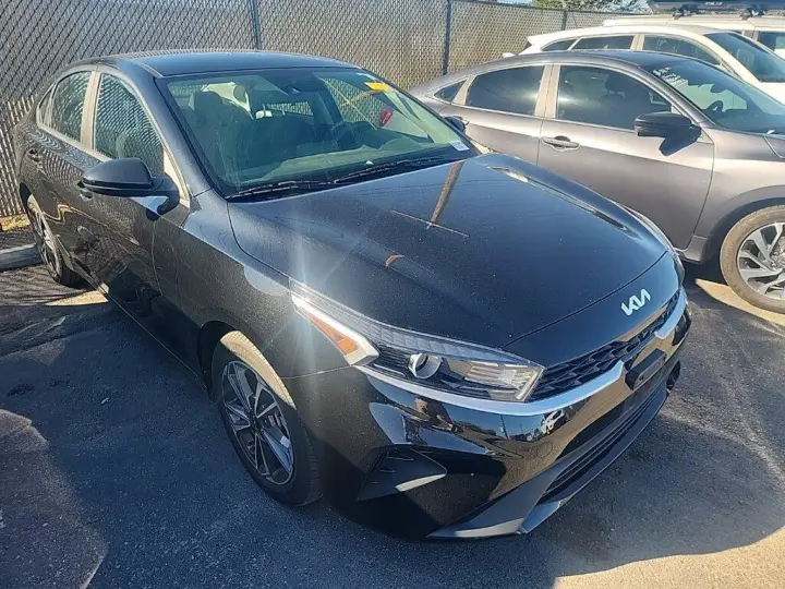 Kia Forte 2023 LXS Sedán 4 puertas