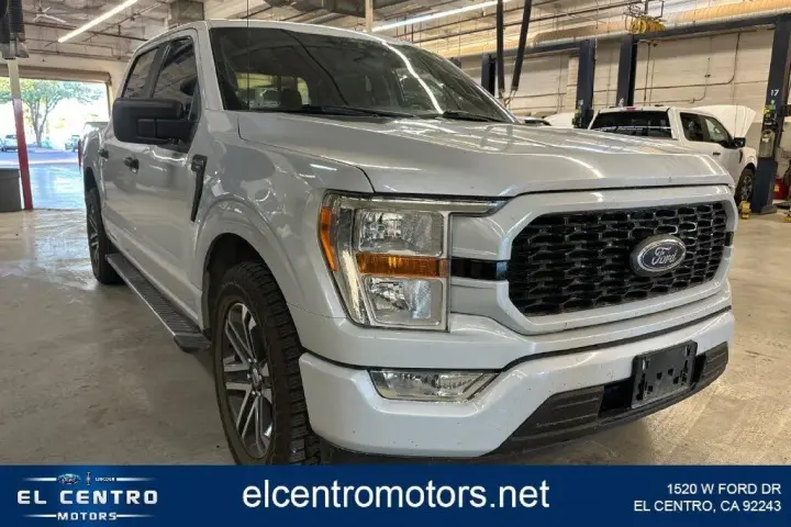 Ford F-150 2021 4x2 XL 4dr SuperCrew 5,5 pies de largo