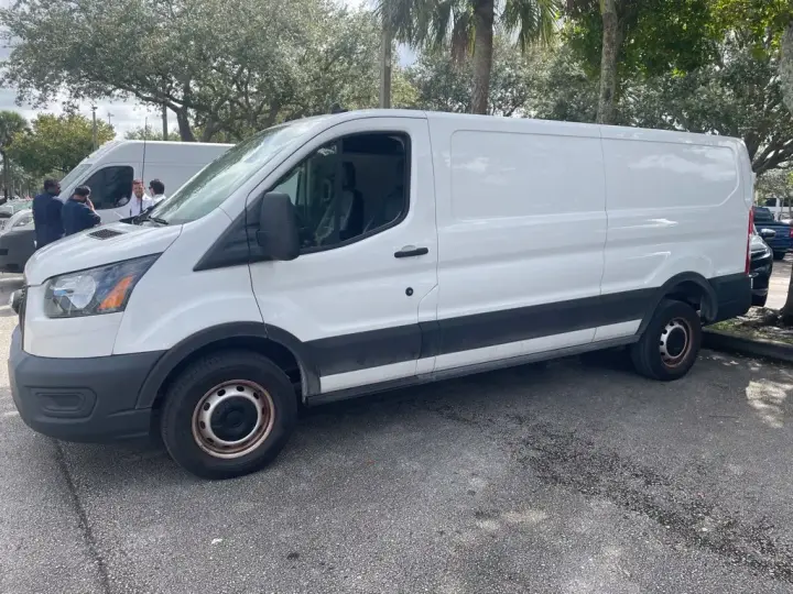 Ford Transit 2023 250 3dr SWB Techo Bajo Furgón de Carga