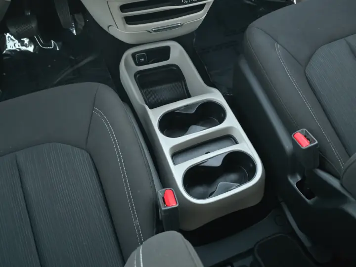 2023 Chrysler Voyager
