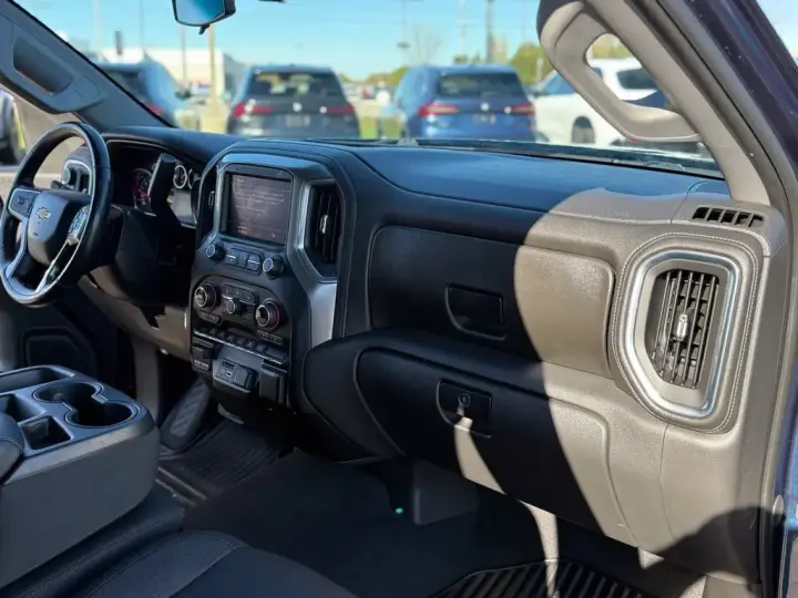 Chevrolet Silverado 1500 2021 4x4 LT 4dr Crew Cab 5.8 ft. SB con 1LT
