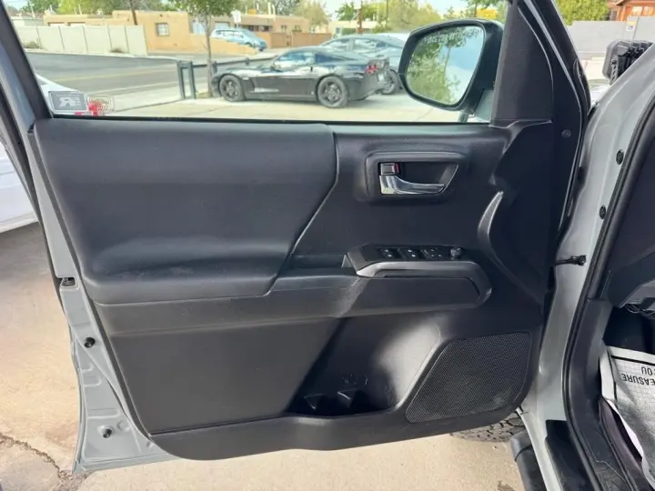 2020 Toyota Tacoma 2WD SR5 Double Cab 5' Bed V6 AT (Natl)