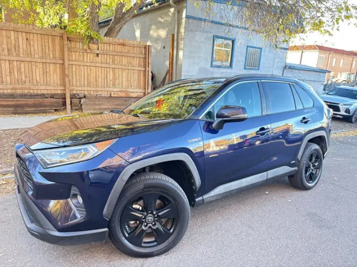 2020 Toyota RAV4 Hybrid XLE