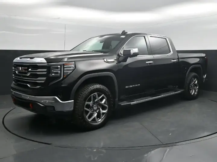 GMC Sierra 1500 2023 4x4 SLT 4p Cab Camioneta 5.8 ft. CB