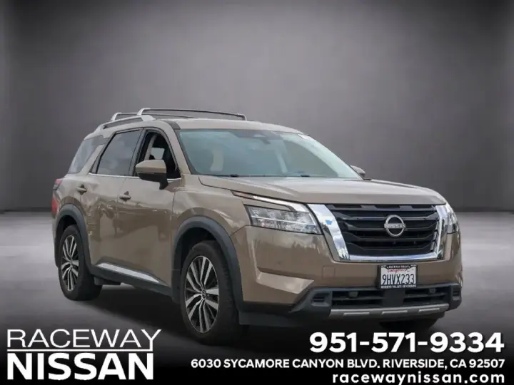 Nissan Pathfinder 2023 Platino 4 SUV