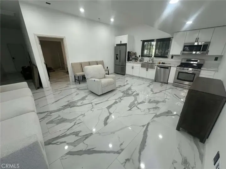 HERMOSO CASA DE INVITADO DE 1 DORMITORIO EN ALQUILER - RIVERSIDE, CA