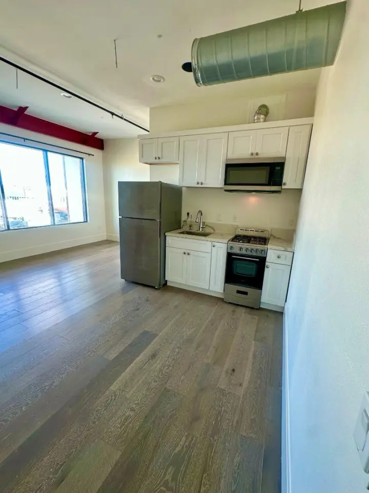 Apartamento moderno en renta – Santa Ana (Grand Ave)! 🏡✨  Hermoso apartamento d