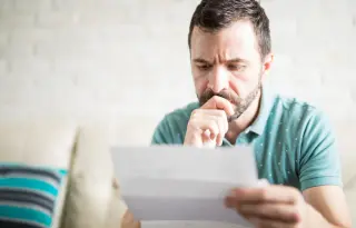 ¿Le llegó un RFE o un NOID de USCIS?