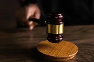 ¿Lo acusan de un delito que no cometió? Conozca sus derechos legales