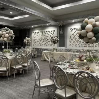 Evropa Grand Hall  balloon decoration on tables