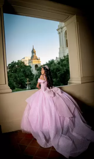 Konceptos Photgraphy & Film XV pink dress